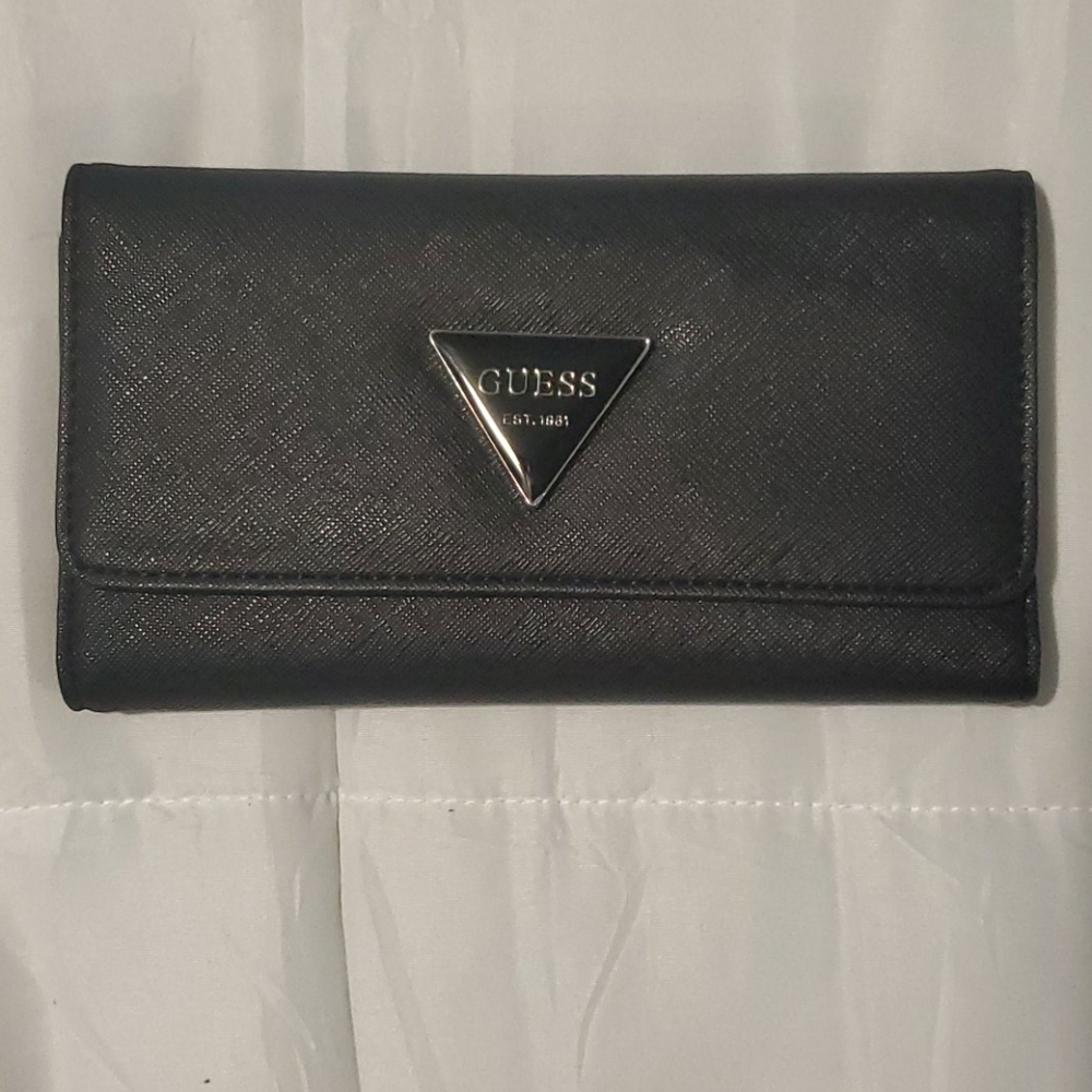 Guess Wallet - New